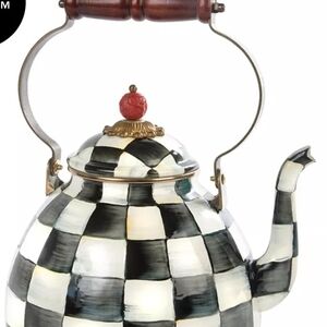 Checkered Teapot with Wooden Handle